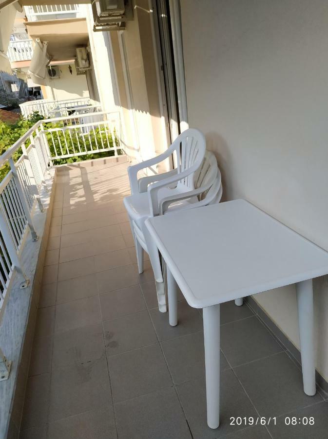Lazaros Apartments Olympiakí Aktí Esterno foto